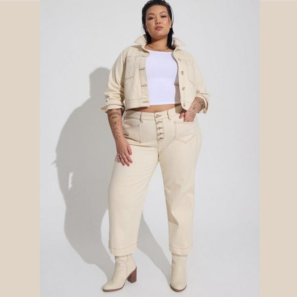 Torrid - Wide Leg Classic Denim High-Rise Jean in Natural / Cream 24w button fly